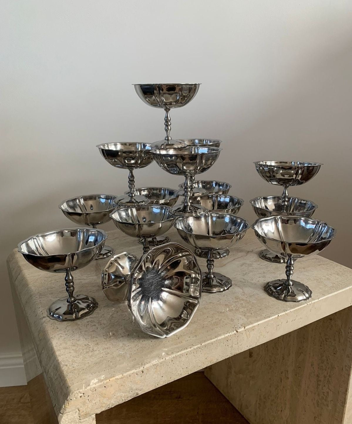 Lotus standing cup