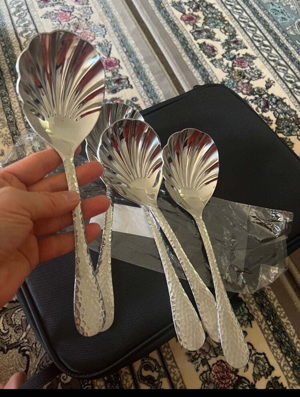 Shell serving spoon