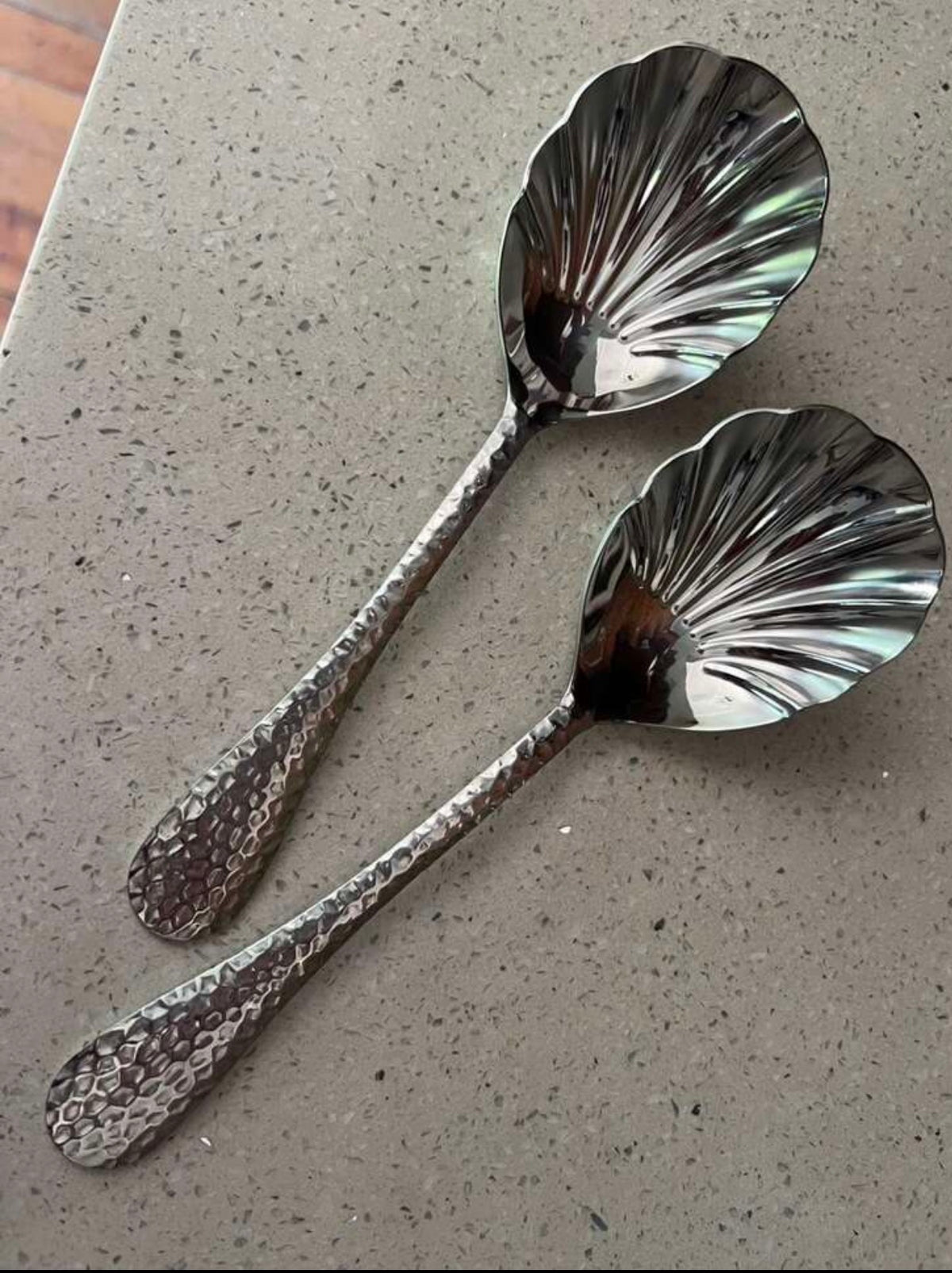 Shell serving spoon