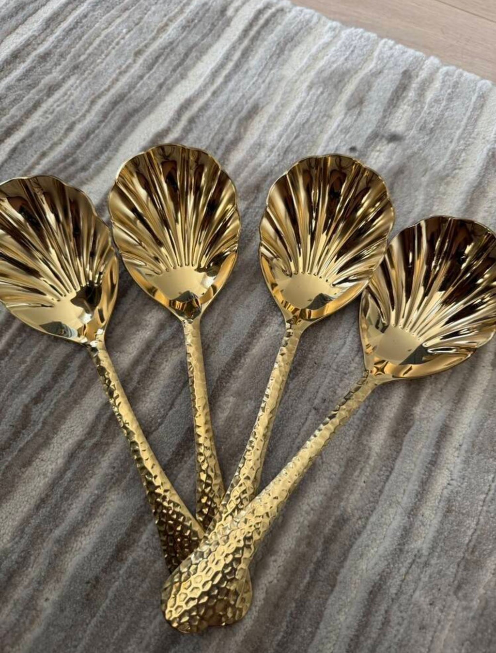 Shell serving spoon